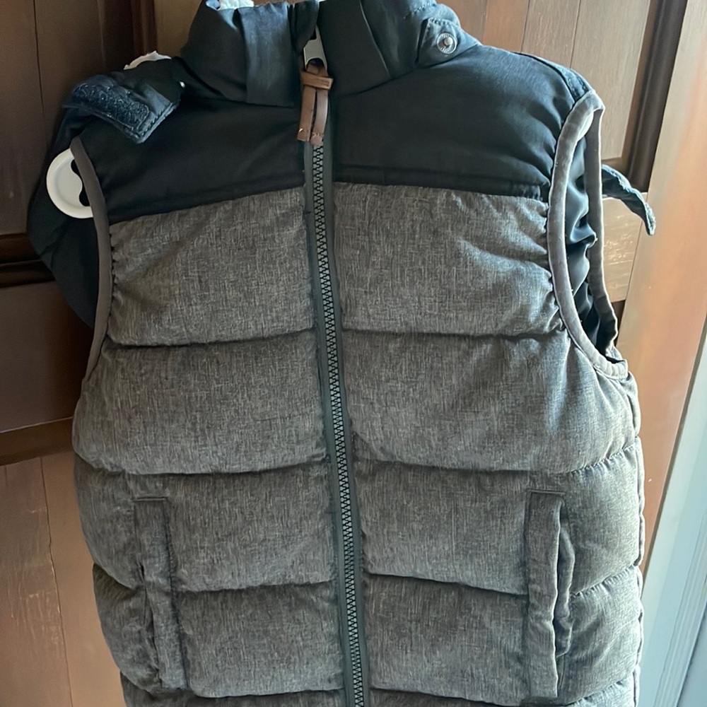 Boys vest size 6/7